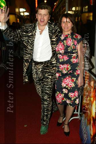 Amsterdam 9 februari 2004
Premiere FEESTJE in Tushinski.
Beau v Erven Dorens met vrouw