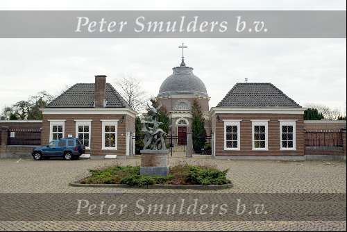 Scheveningen 4 januari 2004
Begraafplaats  St Petrus Banden in Scheveningen waar Guusje Nederhorst begraven is