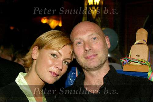 Amsterdam 9 februari 2004
Premiere FEESTJE in Tuschinski.
Cindy Pielstroom met vriend