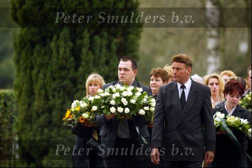Bussum 5 februari 2004
Begrafenis van de dochter van zangeres Hanny Deborah.
Danny Voeten