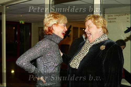 Bussum 10 februari 2004
Uitreiking van de gouden harpen in het spant.
Vivian Boelen en Erica Terpstra