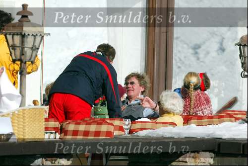 Zurs 15 februari 200
Prinses Caroline v Monaco op vakantie met Ernst an Hannover 
Wintersport