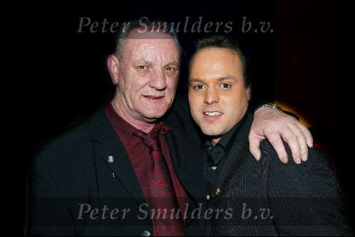 Bussum 10 februari 2004
Uitreiking gouden harpen in het spant.
Frans Bauer met vader