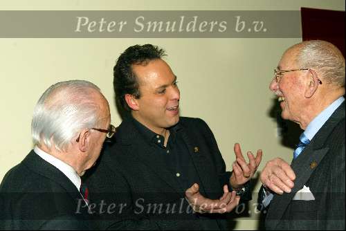 Bussum 10 februari 2004
Uitreiking gouden harpen in het spant.
Frans Bauer met Eddy Cristiani en Harry de Groot
