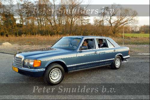 Nieuwerkerk aan de Ijssel 18 februari 2004
De oude auto van Freddy Heineken is gekocht door Sjaak v Vliet. Het is een mercedes 500 sel uit 1982.