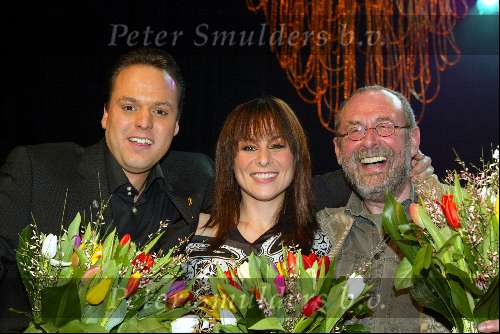 Bussum 10 februari 2004
Uitreiking gouden harpen in het spant.
Frans Bauer metTrijntje Oosterhuis  en Hans Dorrestijn
