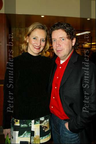 Bussum 10 februari 2004
Uitreiking van de gouden harpen in het spant.
Henkjan Smits met zijn vrouw