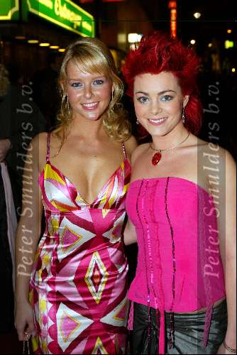 Amsterdam 9 februari 2004
Premiere FEESTJE in Tushinski.
Chantal janzen en Kim Lian v d Meij