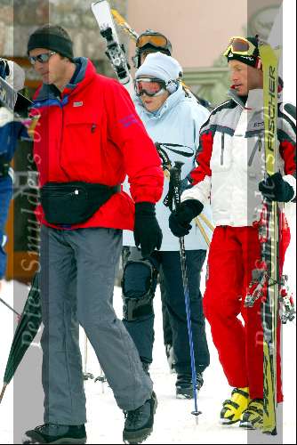 Lech 12 februari 2004
Koningin  Beatrix skien in Lech.