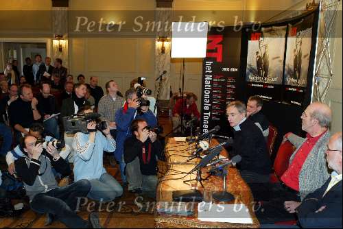 Den Haag 26 februari 2004
Persconferentie Mini en Maxi in Den Haag. Peter de Jong  en   
Karel de Rooy