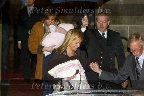 Amsterdam 6 februari 2004
Verjaardag van Koningin Beatrix op paleis op de dam.
Maxima en de au-pair van Amalia