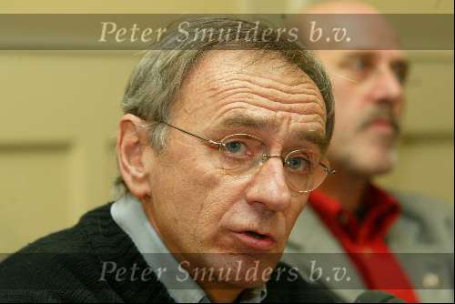 Den Haag 26 februari 2004
Persconferentie Mini en Maxi in Den Haag. Peter de Jong  en   
Karel de Rooy