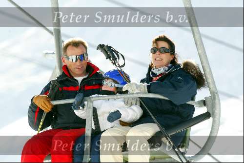 Zurs 13 februari 2003
Prinses Caroline met dochtertje Prinses Alexandra in de skilift.
Wintersport