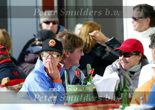 Zurs 15 februari 200
Prinses Caroline v Monaco op vakantie met Ernst van Hannover en Prins Andrea en Prinses Alexandra.