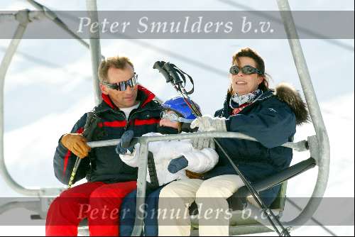 Zurs 13 februari 2004
Prinses Caroline met dochtertje Prinses Alexandra in de skilift.
Wintersport