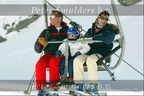 Zurs 13 februari 2004
Prinses Caroline met dochtertje Prinses Alexandra in de skilift.