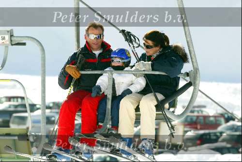 Zurs 13 februari 2004
Prinses Caroline met dochtertje Prinses Alexandra in de skilift.