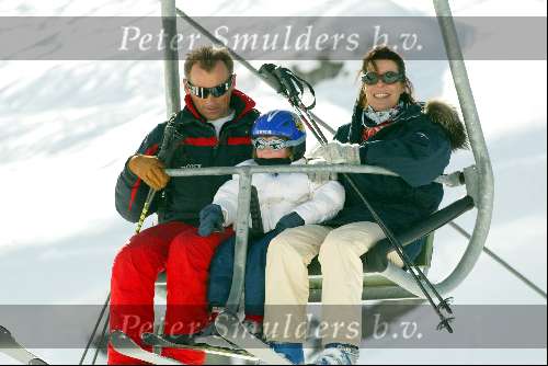 Zurs 13 februari 2004
Prinses Caroline met dochtertje Prinses Alexandra in de skilift.
Wintersport