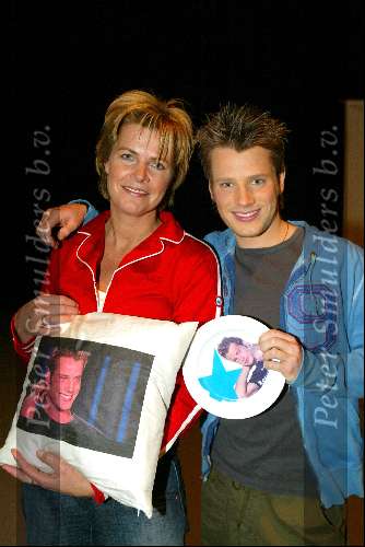 Hilversum 24 februari 2004
Presentatie 10 idols finalisten in studio 22.
Irene Moors en Robin Idols