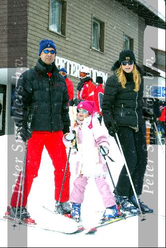 Lech 29 februari 2004
Ruud Gullit op skivakantie in Lech met Estelle Gullit en Joelle
Wintersport