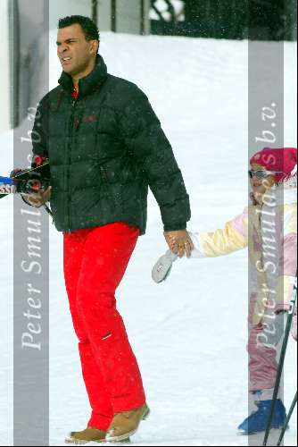 Lech 29 februari 2004
Ruud Gullit op skivakantie in Lech met Estelle en Joelle