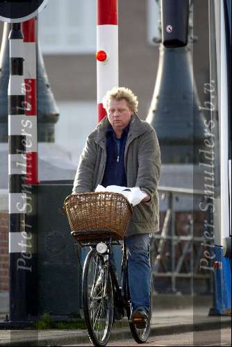 Amsterdam 1 februari 2004
Theo v Gogh op fiets.