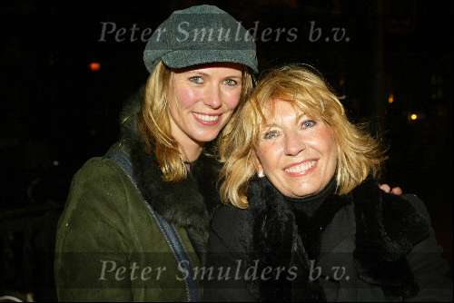 Amsterdam 18 februari 2004
Verlichting bij gedenksteen Willy Alberti bij Westertoren.
Willeke Alberti en Danielle van t Schip