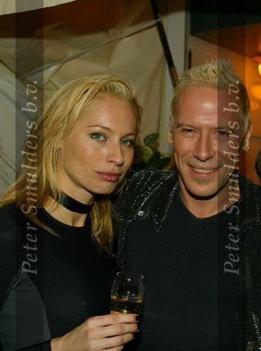 Ouderkerk aan de Amstel 13 december 2002
Opening restaurant Lute.
Micha Klein met vriendin Afke Reinga