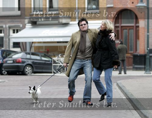 msterdam 5 februari 2005
Barry Hay met hondje en Babette Cremer