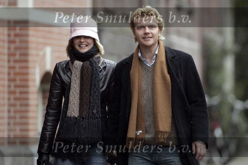 Amsterdam  26 februari 2005
Tooske Breugem met hoedje en Bastiaan Ragas hand in hand