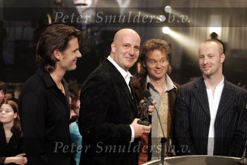 Amsterdam 14 Februari 2005
Uitreiking Edison Music Awards 2005
Pascal Jakobsen met blof Beste single met counting Crows