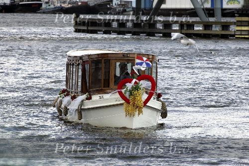 Amsterdam 27februari 2005
Kasper v kooten trouwen met Linda. 
Versierde boot in de grachten van Amsterdam