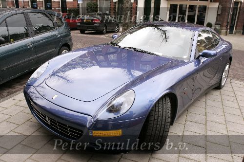 Amsterdam 26 februari 2005
Bram Moszkowicz krijgt bekeuring voor fout parkeren en een te kleine nummerplaat met zijn  ferrari
