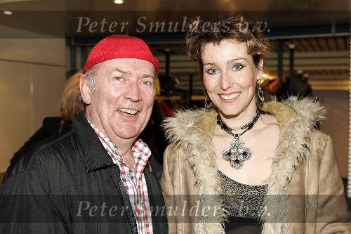 Bussum 16 februari 2005
Uitreiking gouden harpen in Spant  in Bussum.
Harry Slinger met secretaresse