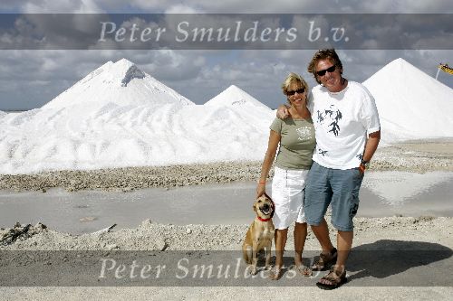 Bonaire 21 februari 2005
Henny Huisman met zijn vrouw Lia bij zoudwinnerij op Bonaire.