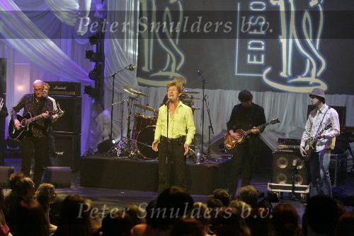 Amsterdam 14 Februari 2005
Uitreiking Edison Music Awards 2005
De Dijk kreeg de oeuvreprijs voor beste Nederlandse artiest Huub v d Lubbe