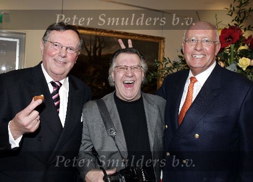 Amsterdam 24 februari 2005
Presentatie boek Thomas Lepeltak bij Sotheby\'s
Joop v Tellingen Tom Westermeijer en Hans Schmidt