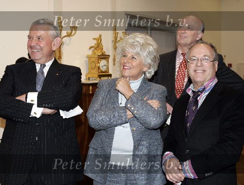 Amsterdam 24 februari 2005
Presentatie boek Thomas Lepeltak bij Sotheby\'s
Joop Braakhekke Karla Peijs en  Jaap Rost Onnes