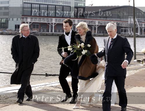 Amsterdam 27februari 2005
Kasper v Kooten met zijn vrouw Linda getrouwd. Kasper samen met zijn vader Kees v Kooten