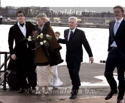 Amsterdam 27februari 2005
Kasper v Kooten met zijn vrouw Linda getrouwd. Kasper samen met zijn vader Kees v Kooten