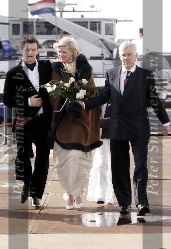 Amsterdam 27februari 2005
Kasper v Kooten met zijn vrouw Linda getrouwd. Kasper samen met zijn vader Kees v Kooten