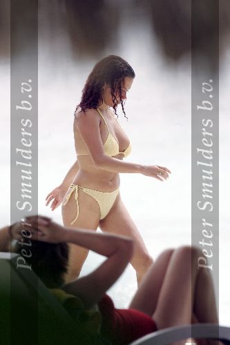 Curacao 20 februari 2005
Sexy Katja Schuurman op het strand.