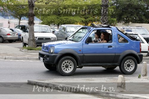 Curacao 22 februari 2005
Katja Schuurman  met moeder in Jeep cabrio