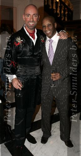Amsterdam 1 februari 2005
Modeshow Judith Osborne in Amstel Hotel.
Maik de Boer met een vriend