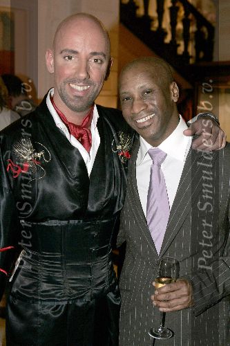 Amsterdam 1 februari 2005
Modeshow Judith Osborne in Amstel Hotel.
Maik de Boer met een vriend