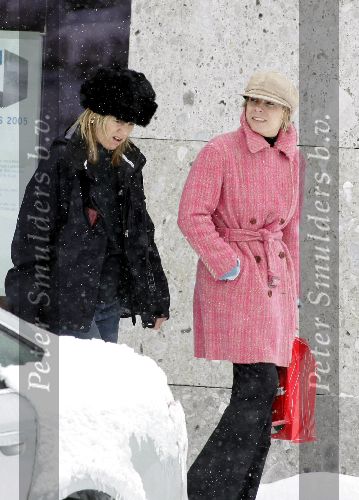 Lech 14 februari 2005
Prinses Laurentien en Maxima winkelen in Lech