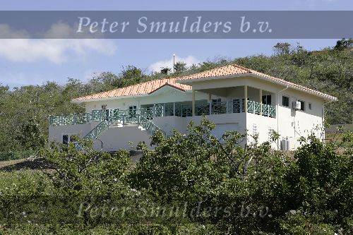 Curacao 17 februari 2005
In dit huis zouden Prins Willem Alexander en Maxima geinteresseerd zijn. Het ligt op Coral Estate
