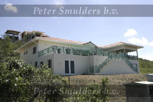 Curacao 17 februari 2005
In dit huis zouden Prins Willem Alexander en Maxima geinteresseerd zijn. Het ligt op Coral Estate