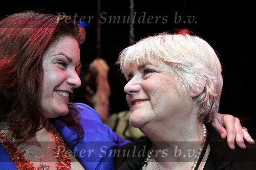 Amsterdam 23 februari 2005
Surpriseparty voor Nelly Frijda in nieuwe de la mar theater.
Nelly Fryda met dochter Miranda