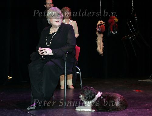Amsterdam 23 februari 2005
Surpriseparty voor Nelly Frijda in nieuwe de la mar theater.
Nelly Frijda met hondje